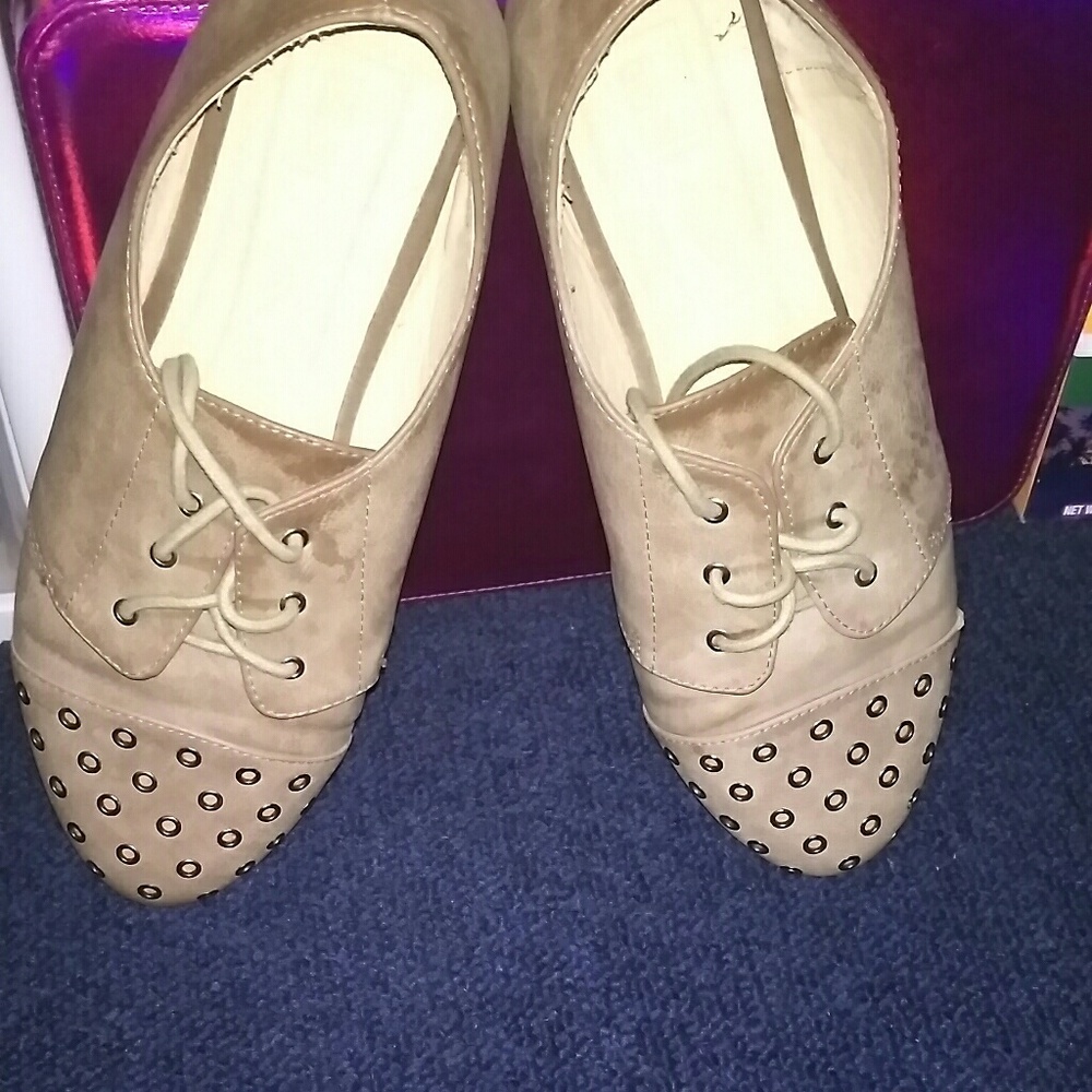 Shoes - Picture 4 of 5